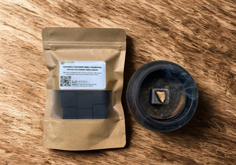 Xông đốt trầm bằng than là một nghệ thuật tinh tế